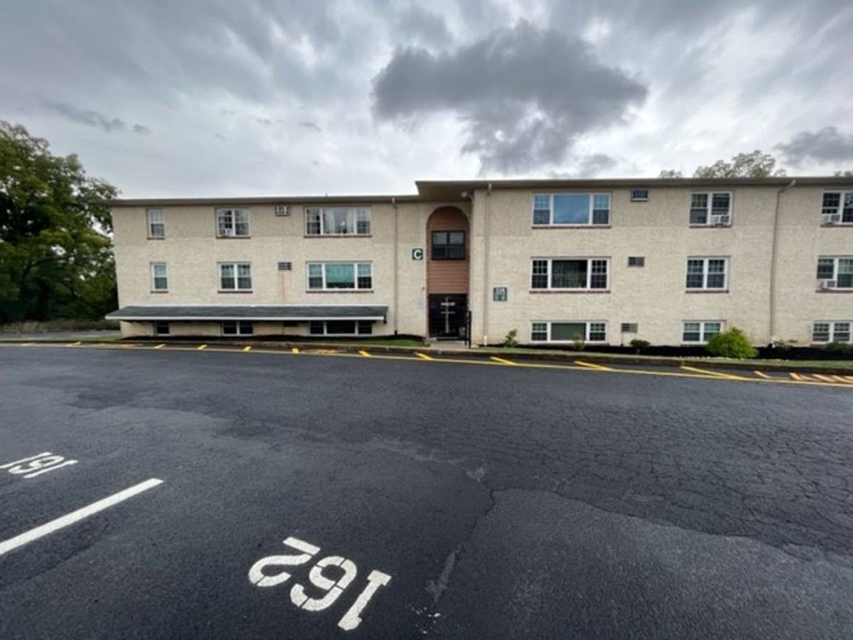 Apartment for rent at 322 Juniper St, Kennett Square, PA 19348