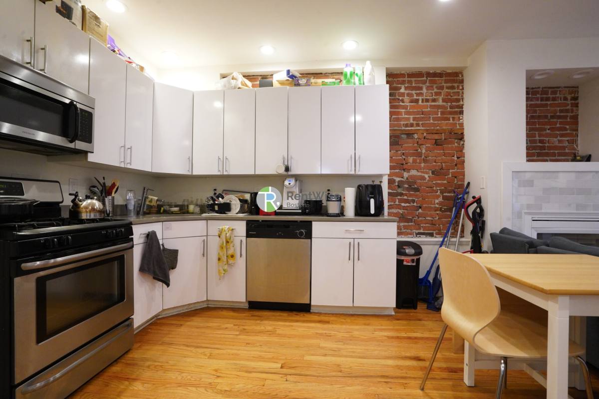 Apartment for rent at 10 Brainerd Rd #38, Allston, MA 02134