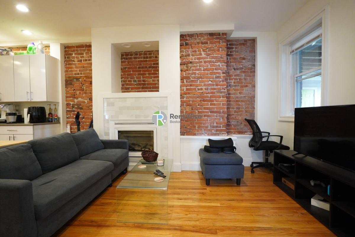 Apartment for rent at 10 Brainerd Rd #38, Allston, MA 02134