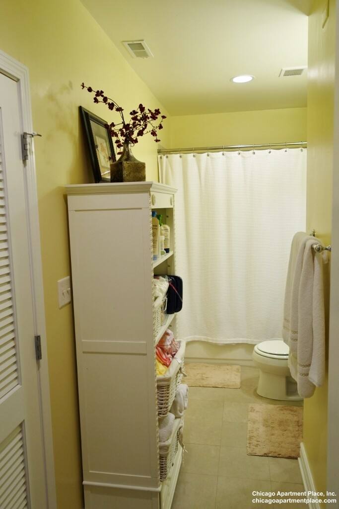 Condo for rent at 828 W Grace St #1503, Chicago, IL 60613