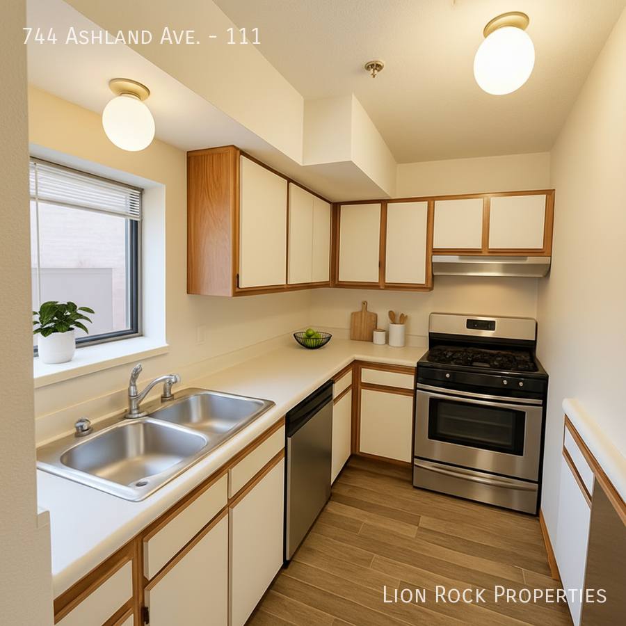 Apartment for rent at 744 Ashland Ave #111, Saint Paul, MN 55104