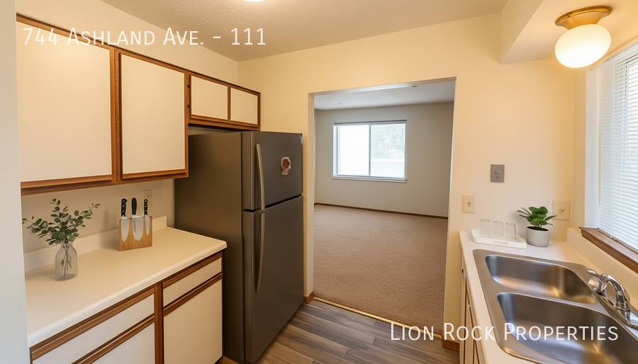 Apartment for rent at 744 Ashland Ave #111, Saint Paul, MN 55104