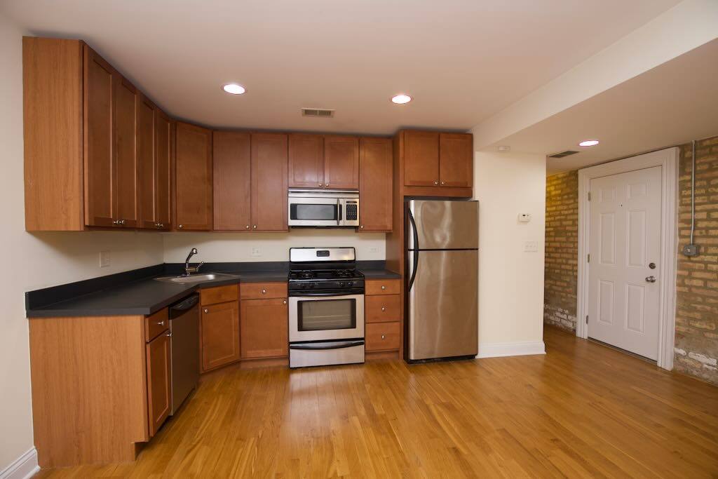 Apartment for rent at 2834 Albany #I, Chicago, IL 60618