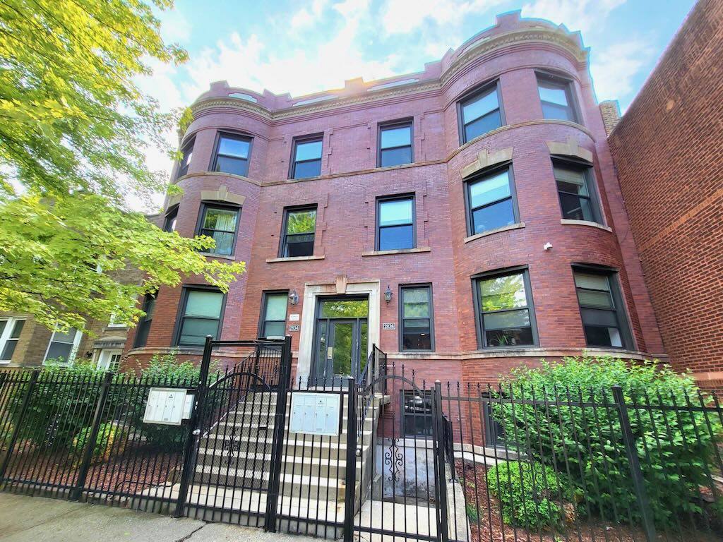 Apartment for rent at 2834 Albany #I, Chicago, IL 60618