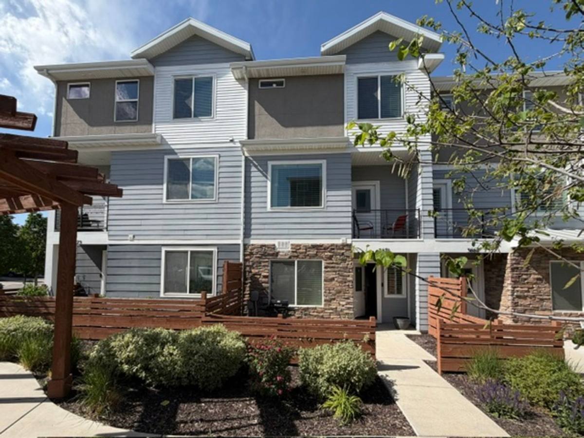 Townhouse for rent at 3671 W Evening Sky Lane, South Jordan, UT 84009