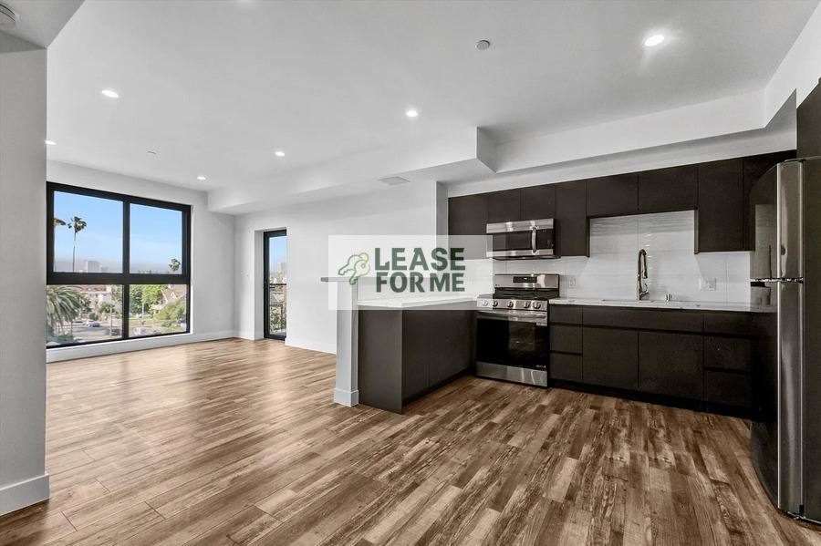 Apartment for rent at 1538 S Wilton Place #503, Los Angeles, CA 90019