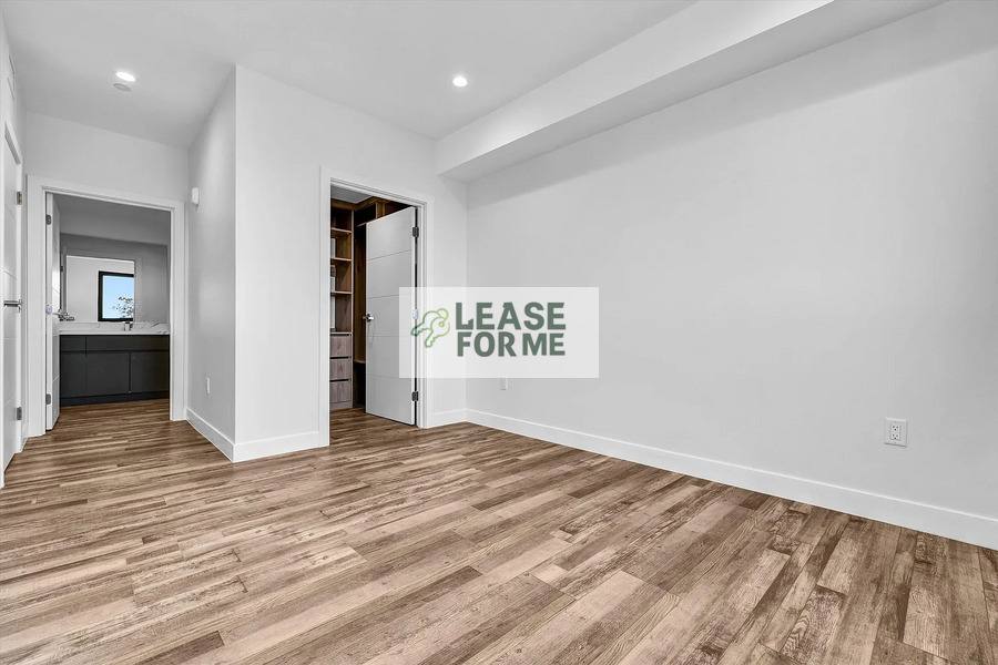 Apartment for rent at 1538 S Wilton Place #503, Los Angeles, CA 90019
