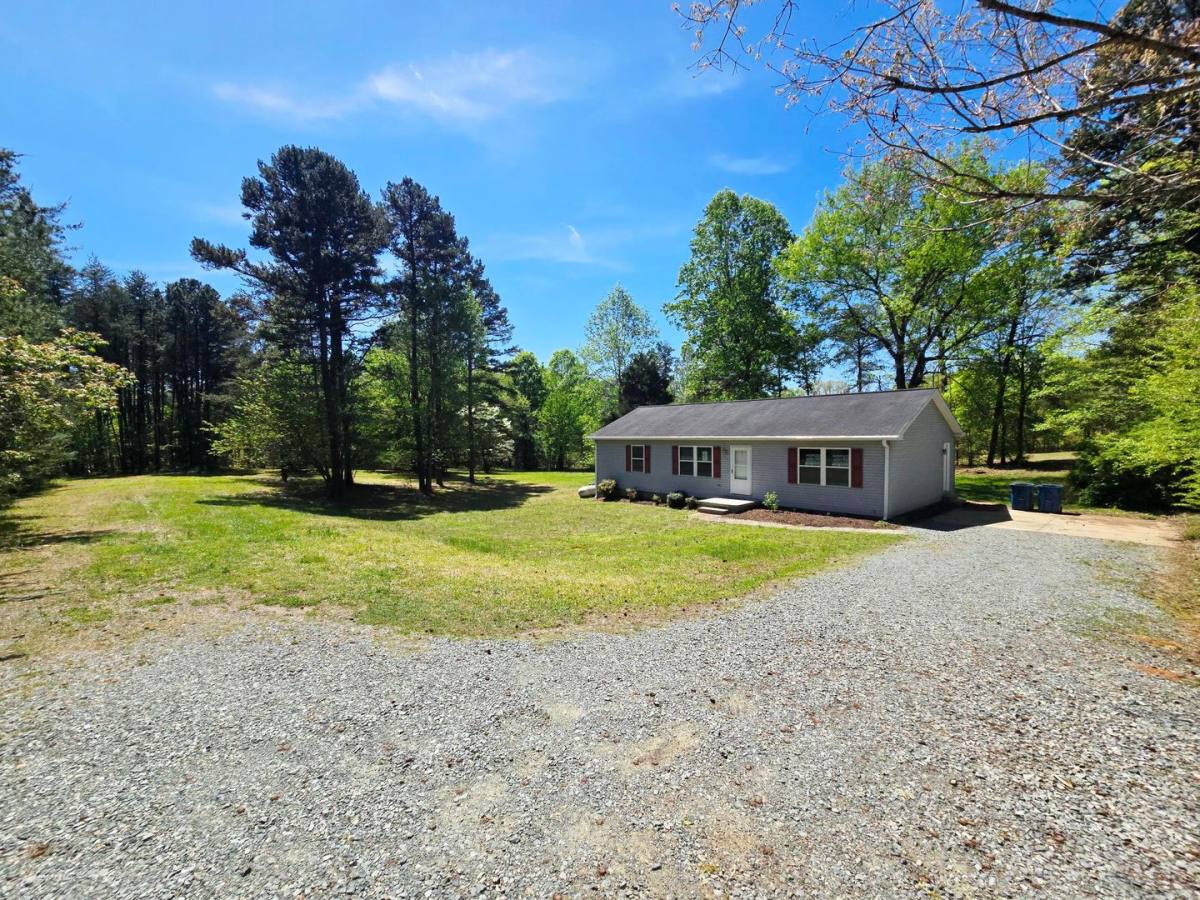 House for rent at 4240 Williams Mill Rd, Burlington, NC 27215