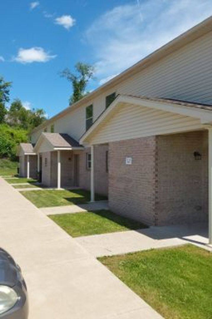 Townhouse for rent at 136 Cerise Lane, Wheeling, WV 26003