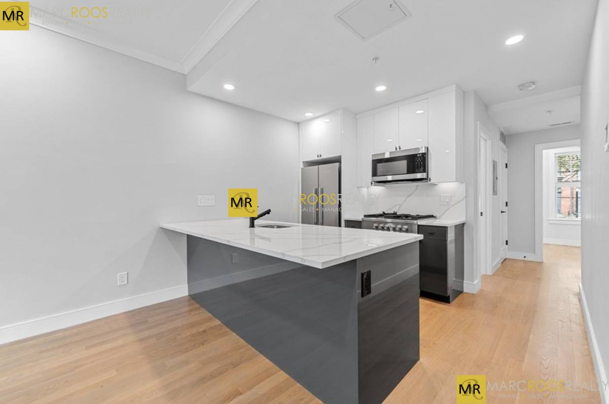 Apartment for rent at 535 Newbury St #1, Boston, MA 02215
