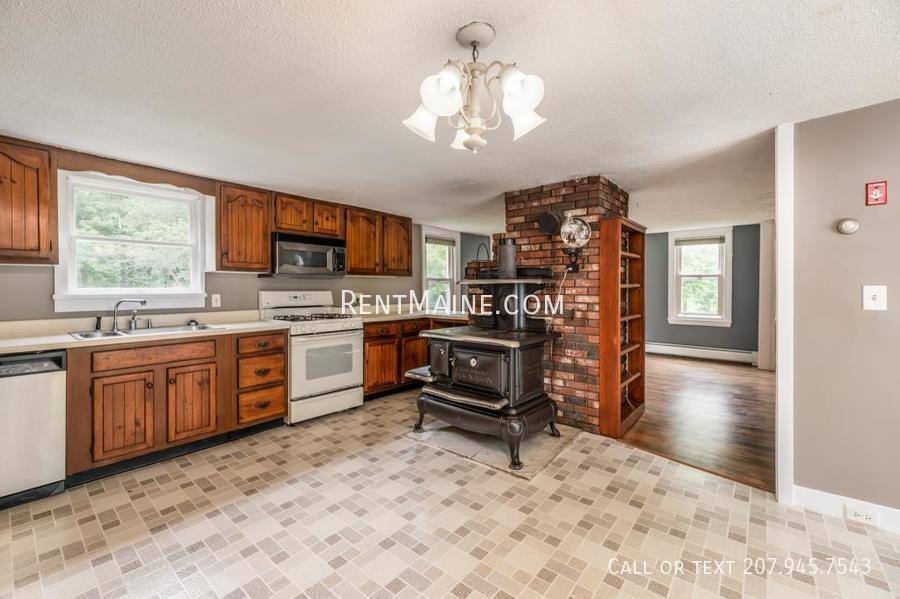Apartment for rent at 1973 Ohio St, Bangor, ME 04401