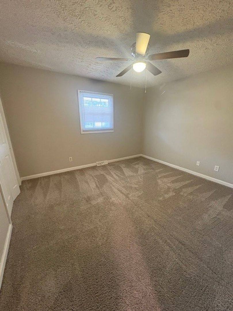 Apartment for rent at 19482 Midwest Circle, Abingdon, VA 24211