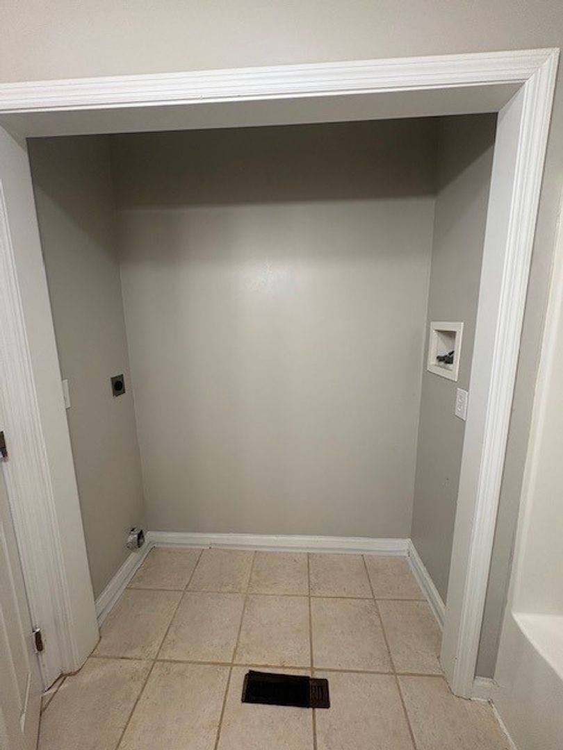 Apartment for rent at 19482 Midwest Circle, Abingdon, VA 24211