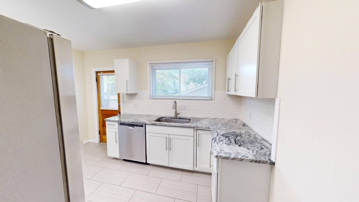 Apartment for rent at 137 Crestview Rd, Columbus, OH 43202