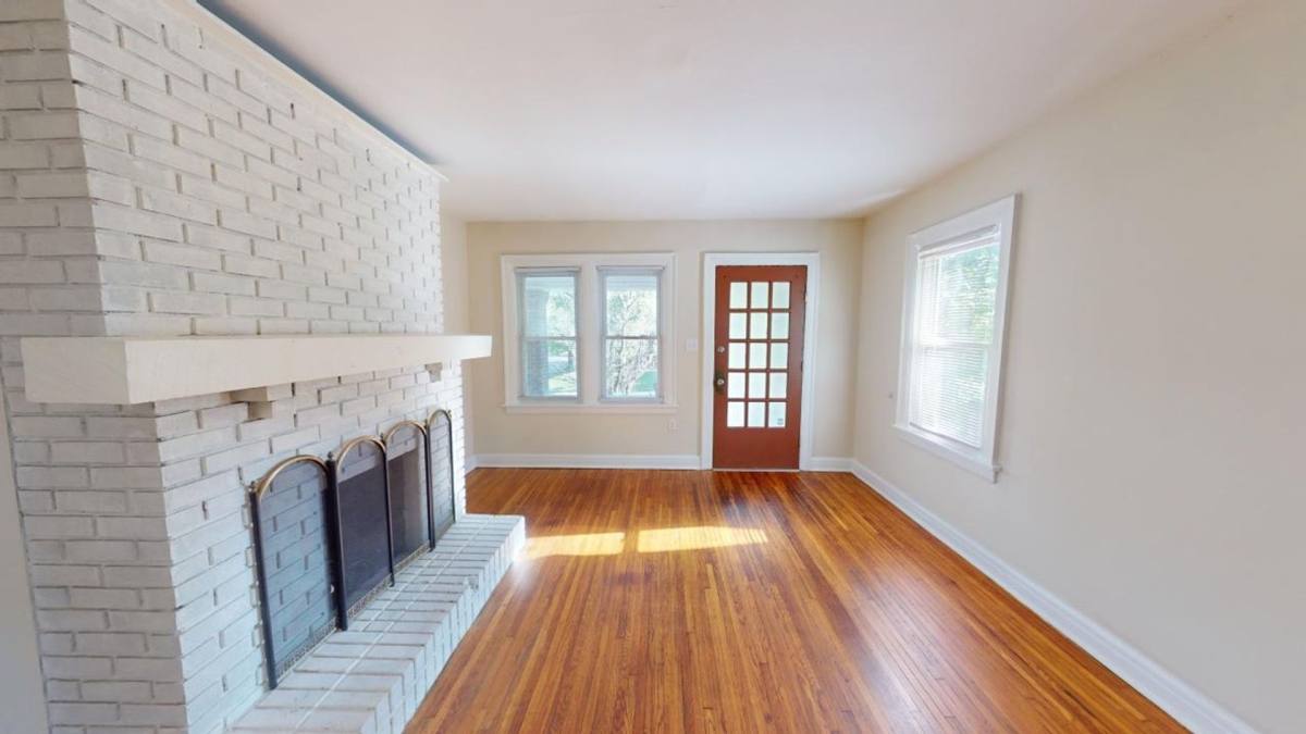 Apartment for rent at 137 Crestview Rd, Columbus, OH 43202