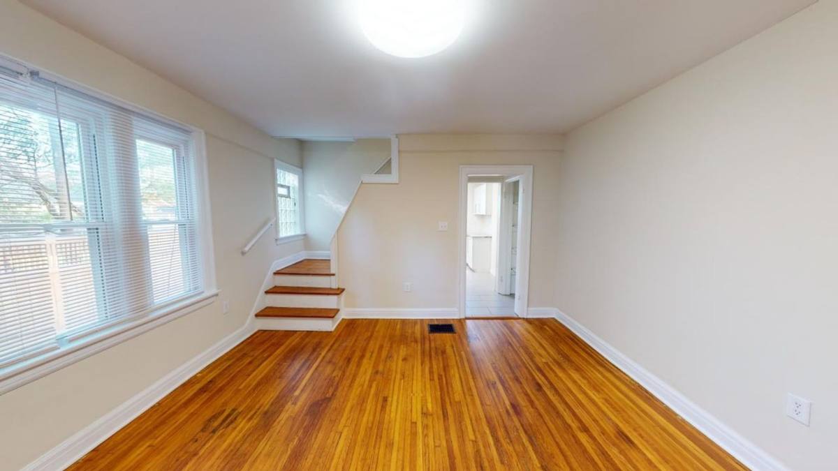 Apartment for rent at 137 Crestview Rd, Columbus, OH 43202