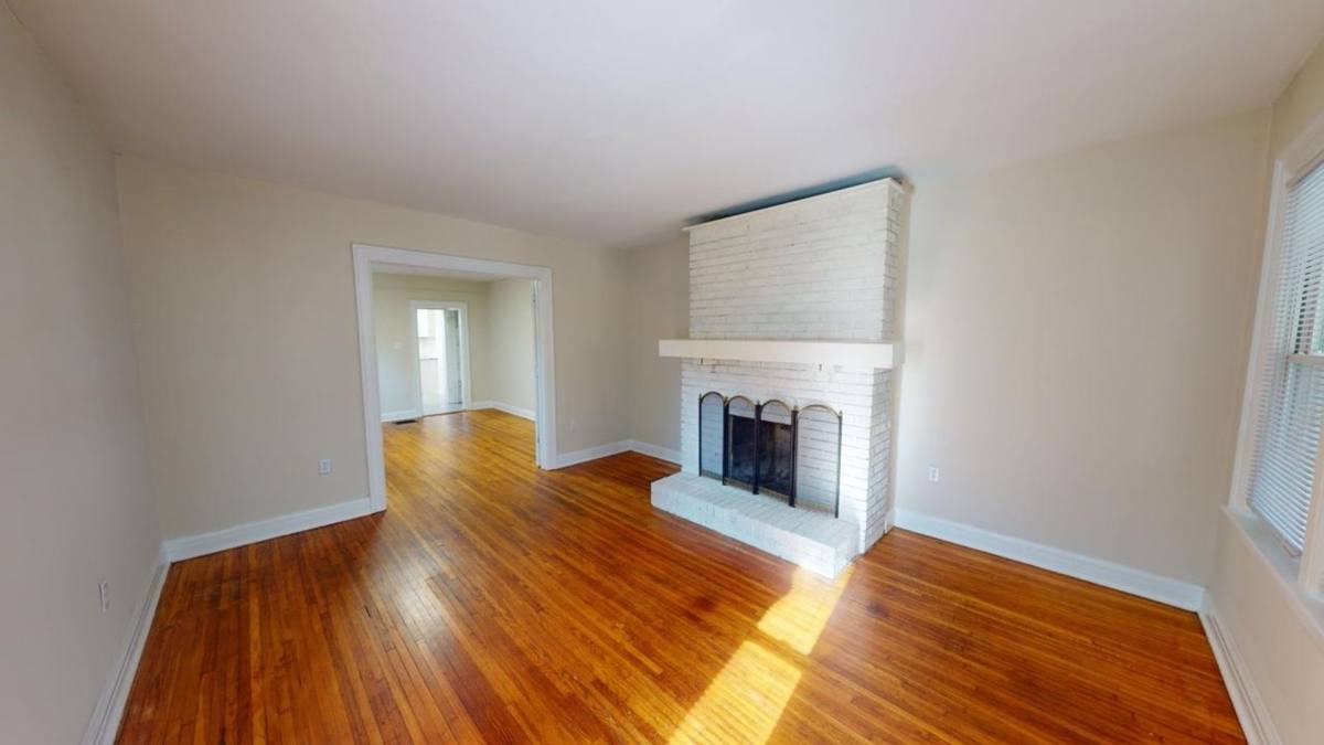 Apartment for rent at 137 Crestview Rd, Columbus, OH 43202