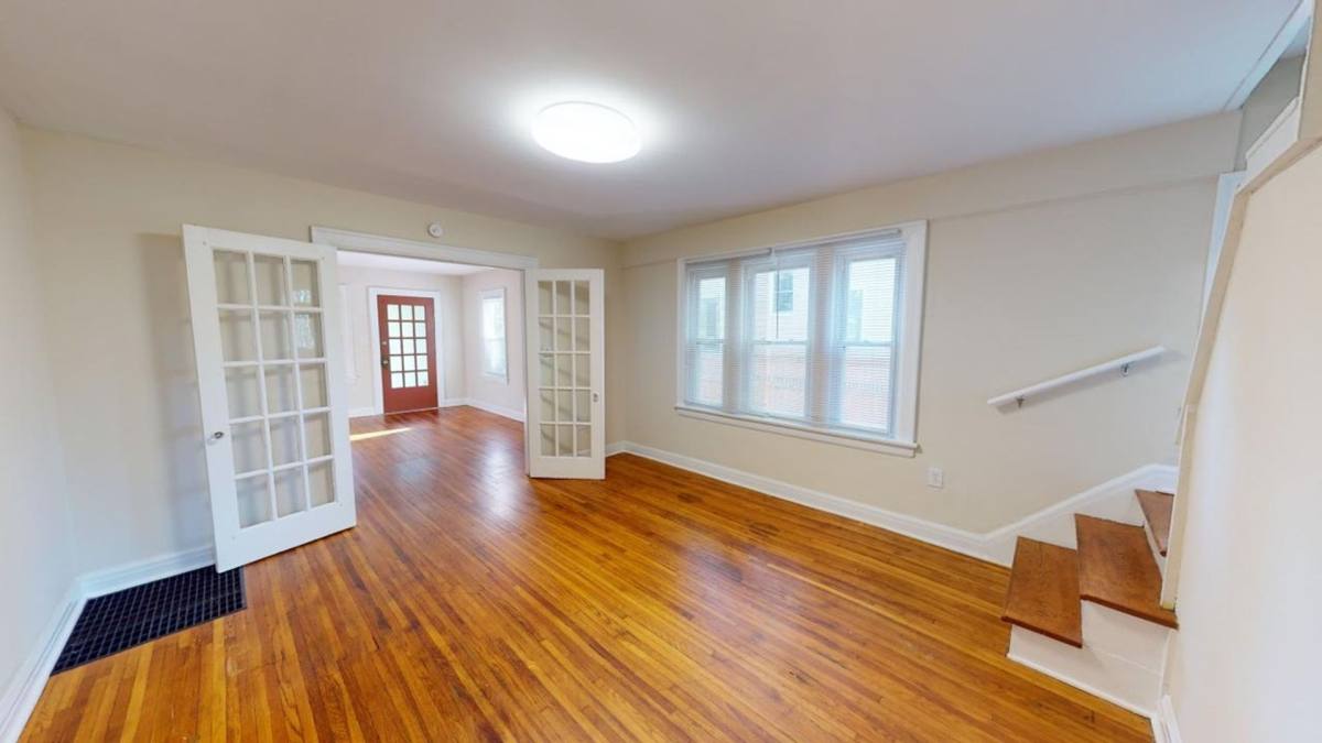 Apartment for rent at 137 Crestview Rd, Columbus, OH 43202
