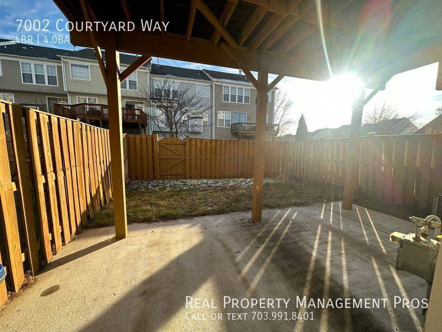 Townhouse for rent at 7002 Courtyard Way, Haymarket, VA 20169