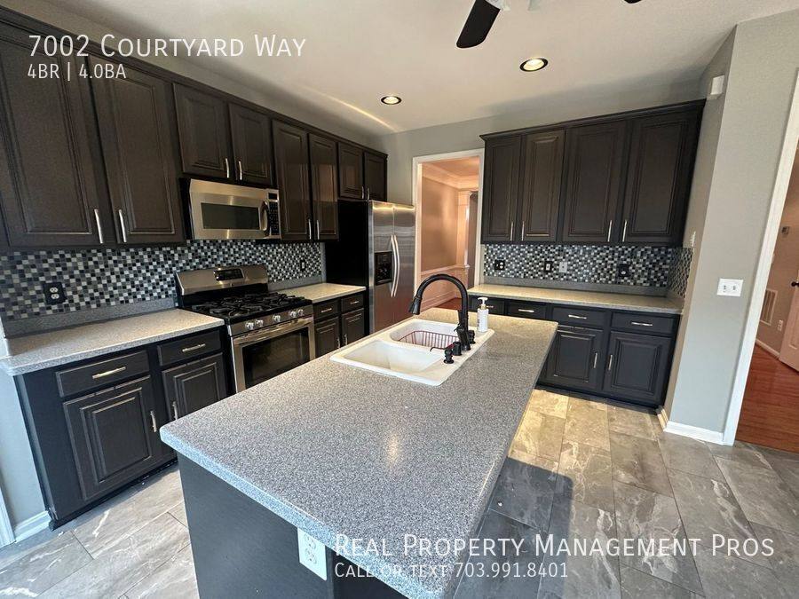 Townhouse for rent at 7002 Courtyard Way, Haymarket, VA 20169