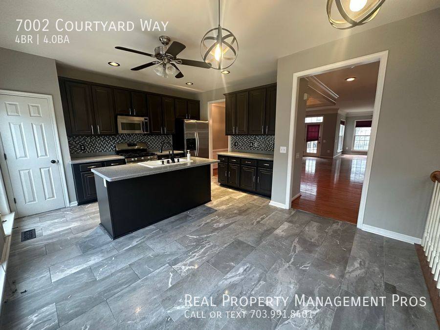 Townhouse for rent at 7002 Courtyard Way, Haymarket, VA 20169