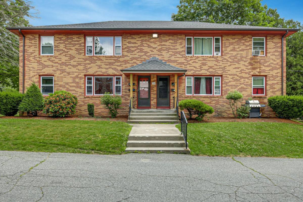 Apartment for rent at 544-546 Chandler St, Worcester, MA 01602