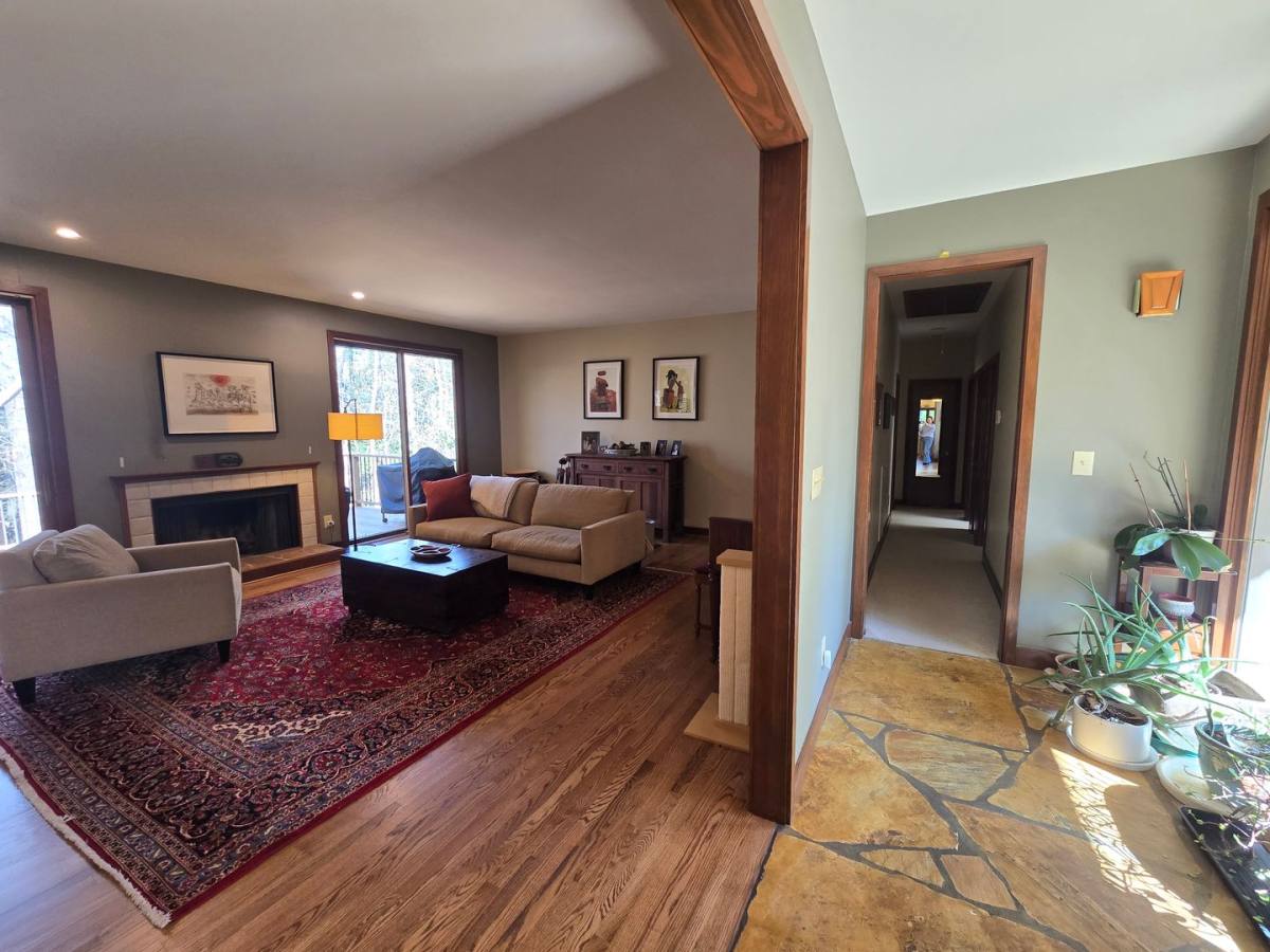 House for rent at 10 Kendall Dr, Chapel Hill, NC 27517