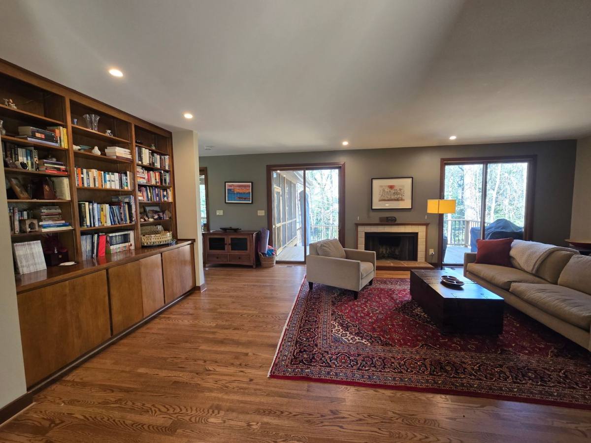 House for rent at 10 Kendall Dr, Chapel Hill, NC 27517