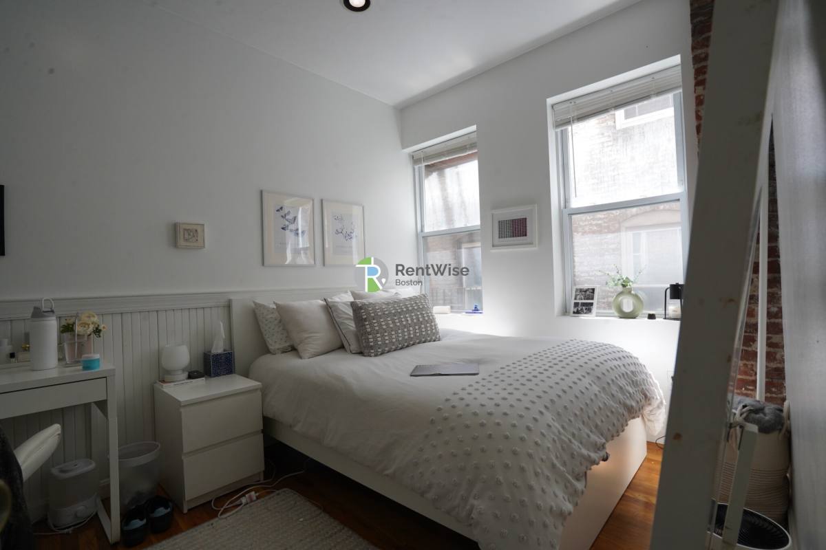 Apartment for rent at 6 Cleveland Place #8, Boston, MA 02113