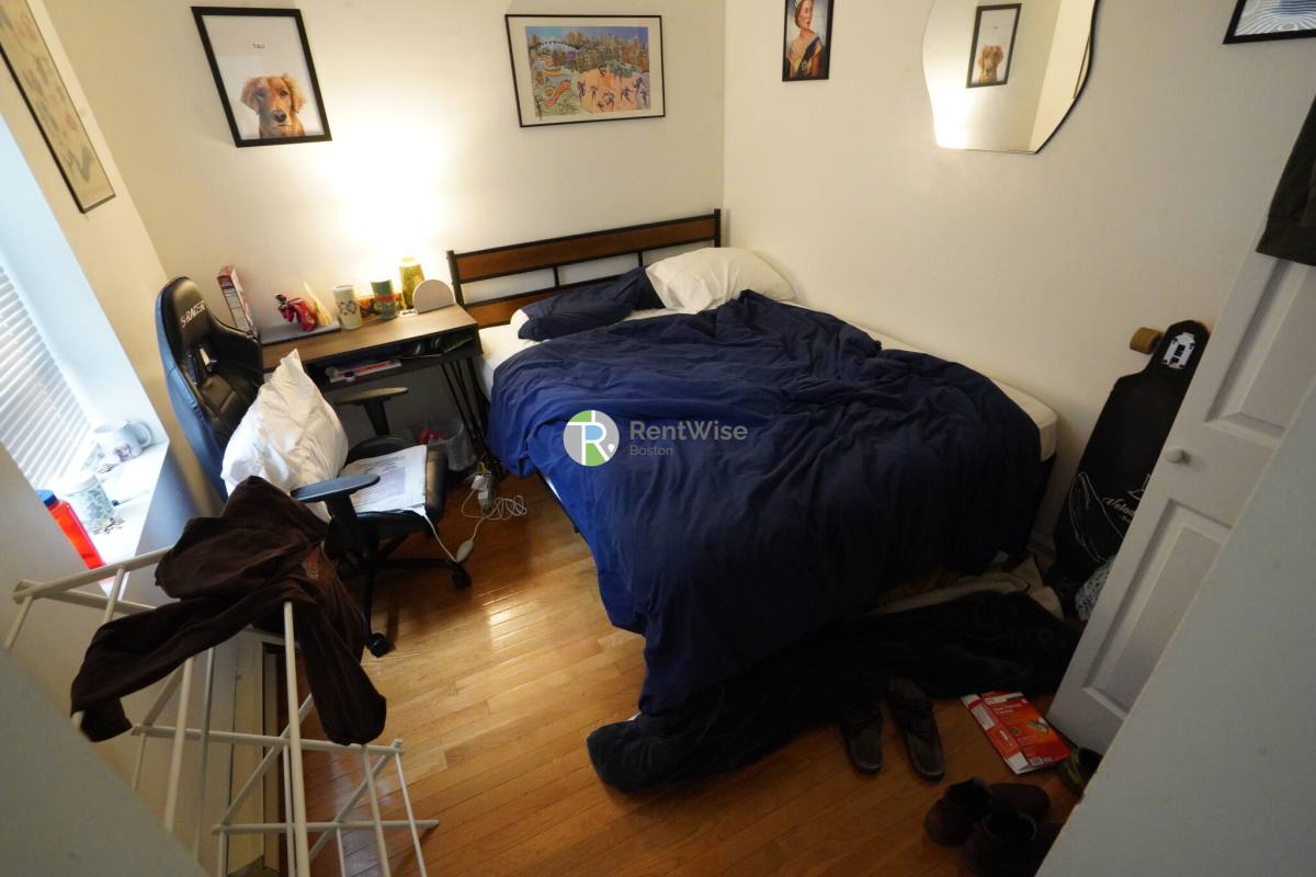 Apartment for rent at 6 Cleveland Place #8, Boston, MA 02113
