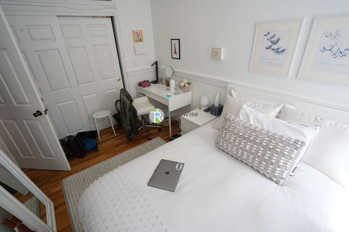 Apartment for rent at 6 Cleveland Place #8, Boston, MA 02113
