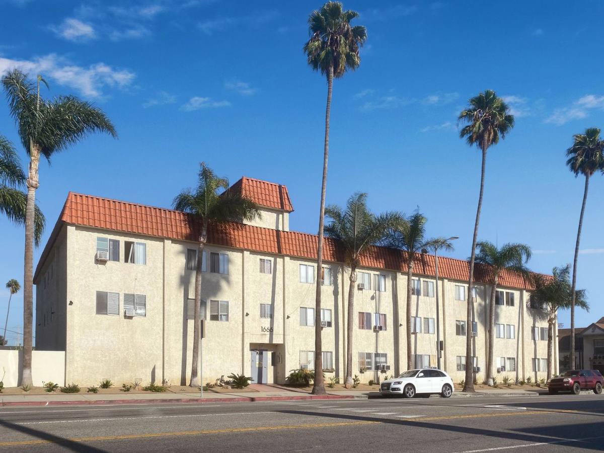 Apartment for rent at 1666 N Avalon Blvd, Wilmington, CA 90744