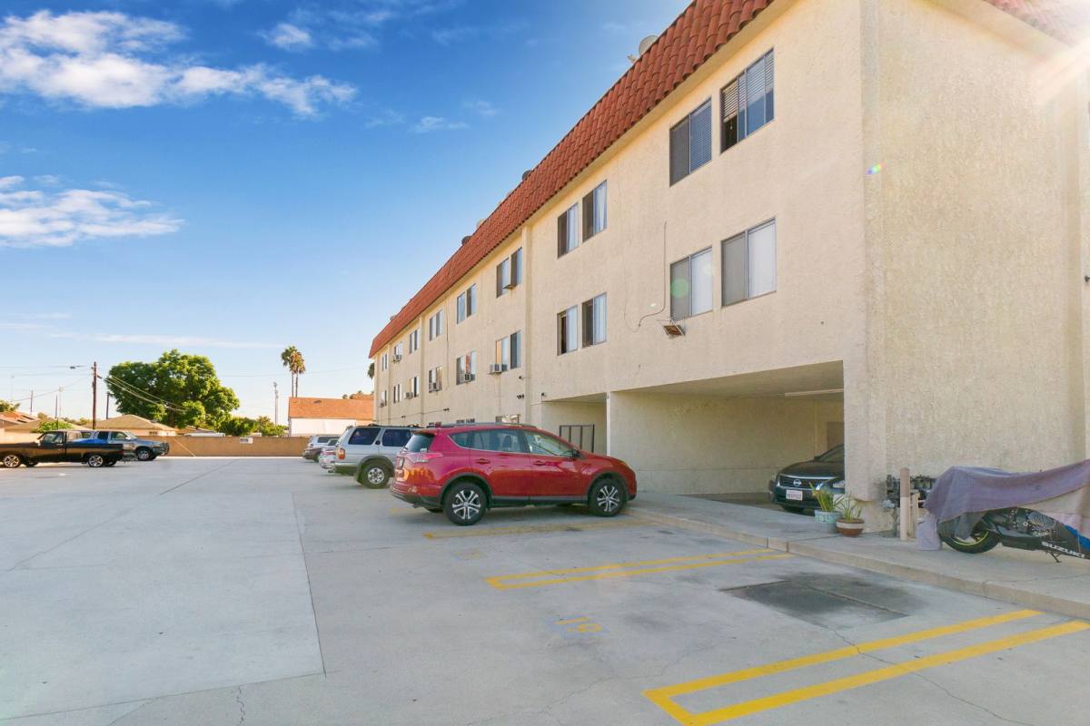 Apartment for rent at 1666 N Avalon Blvd, Wilmington, CA 90744