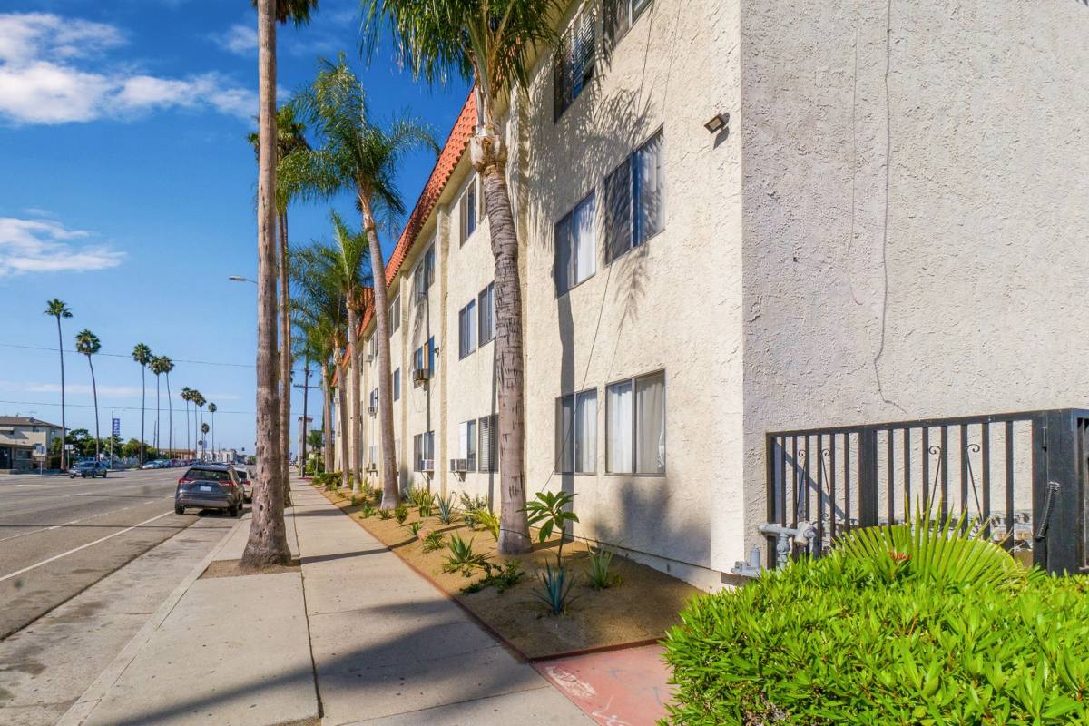 Apartment for rent at 1666 N Avalon Blvd, Wilmington, CA 90744