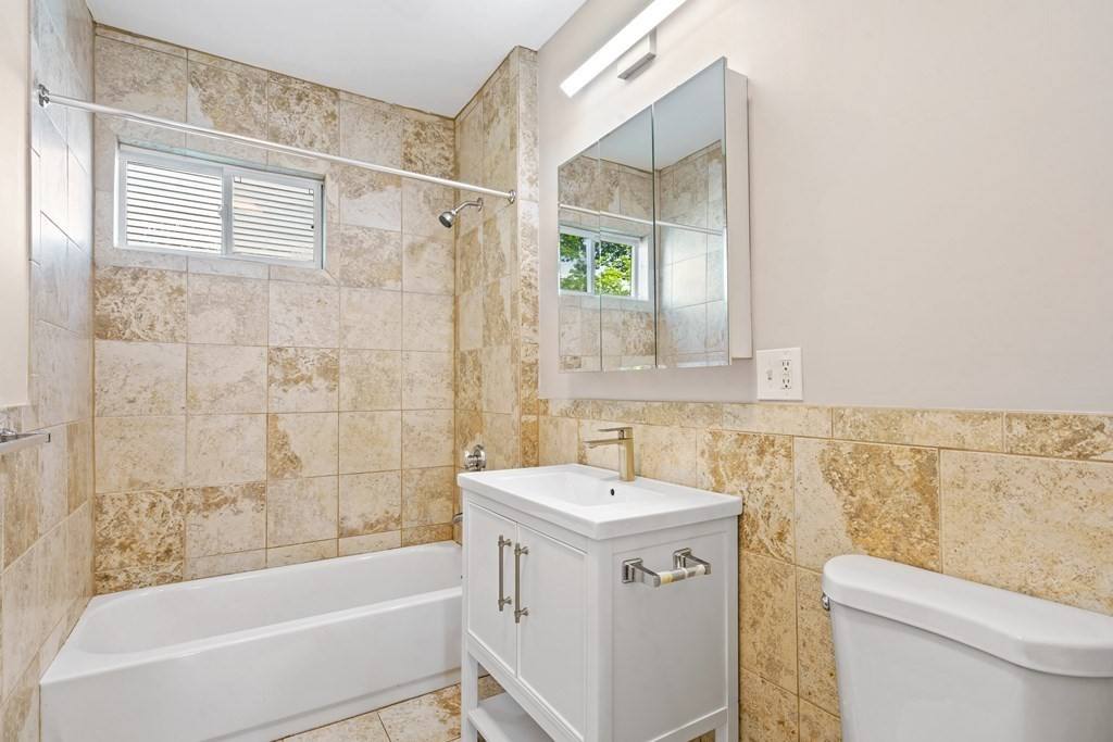Apartment for rent at 853 Cummins Highway 1, Mattapan, MA 02126