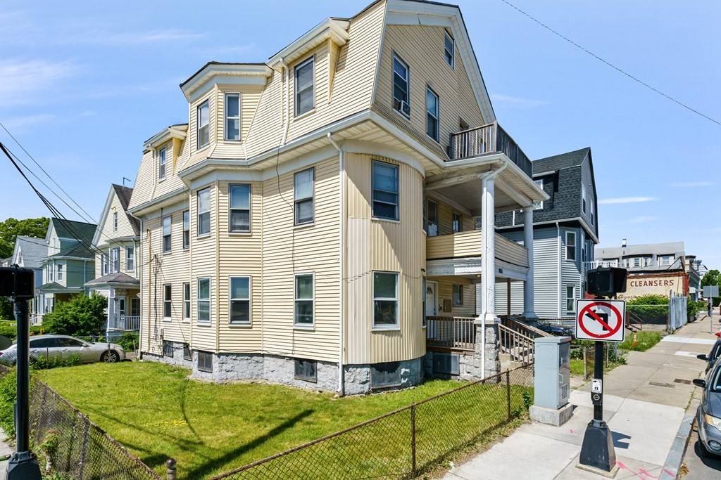Apartment for rent at 853 Cummins Highway 1, Mattapan, MA 02126