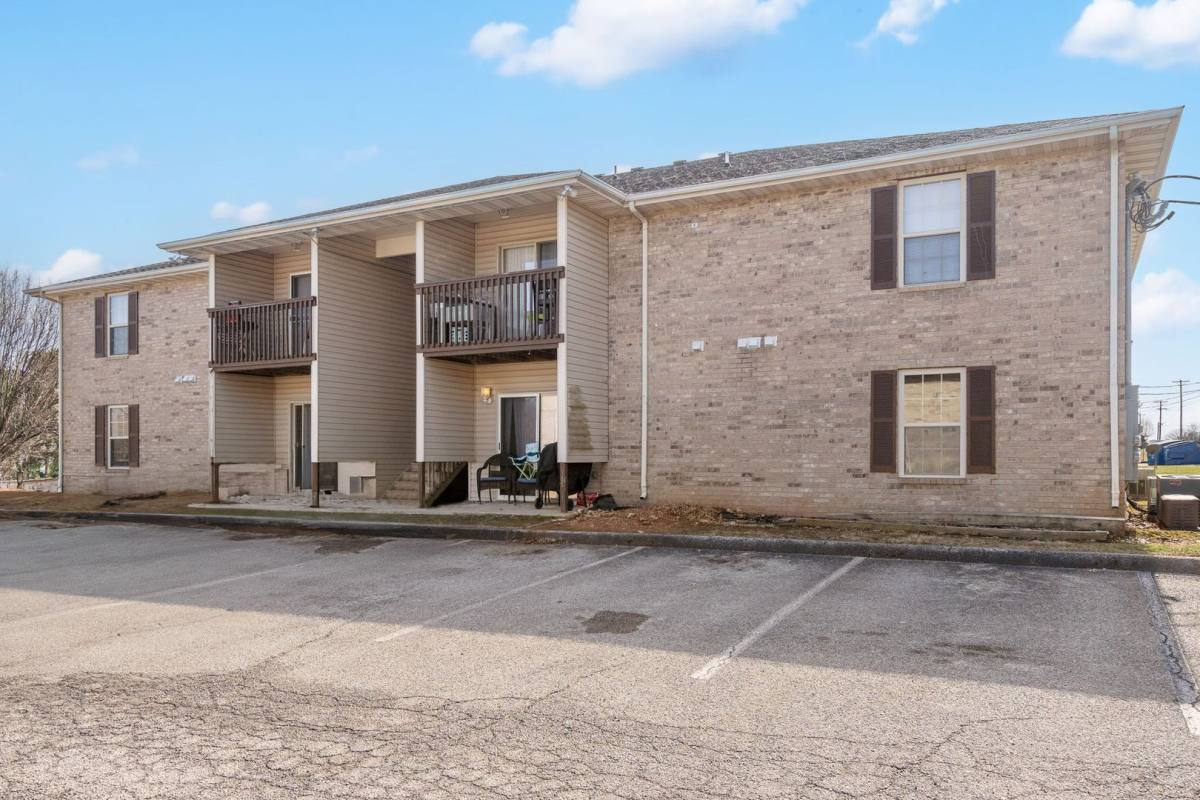 Apartment for rent at 2009 Southfork Dr, Ozark, MO 65721