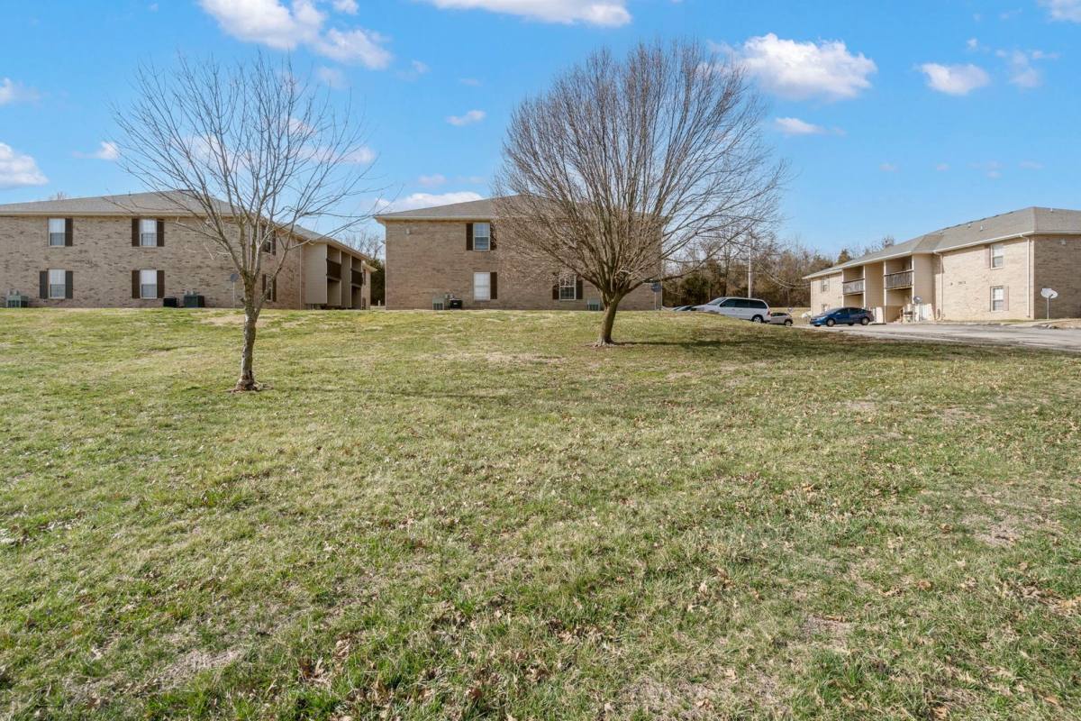Apartment for rent at 2009 Southfork Dr, Ozark, MO 65721