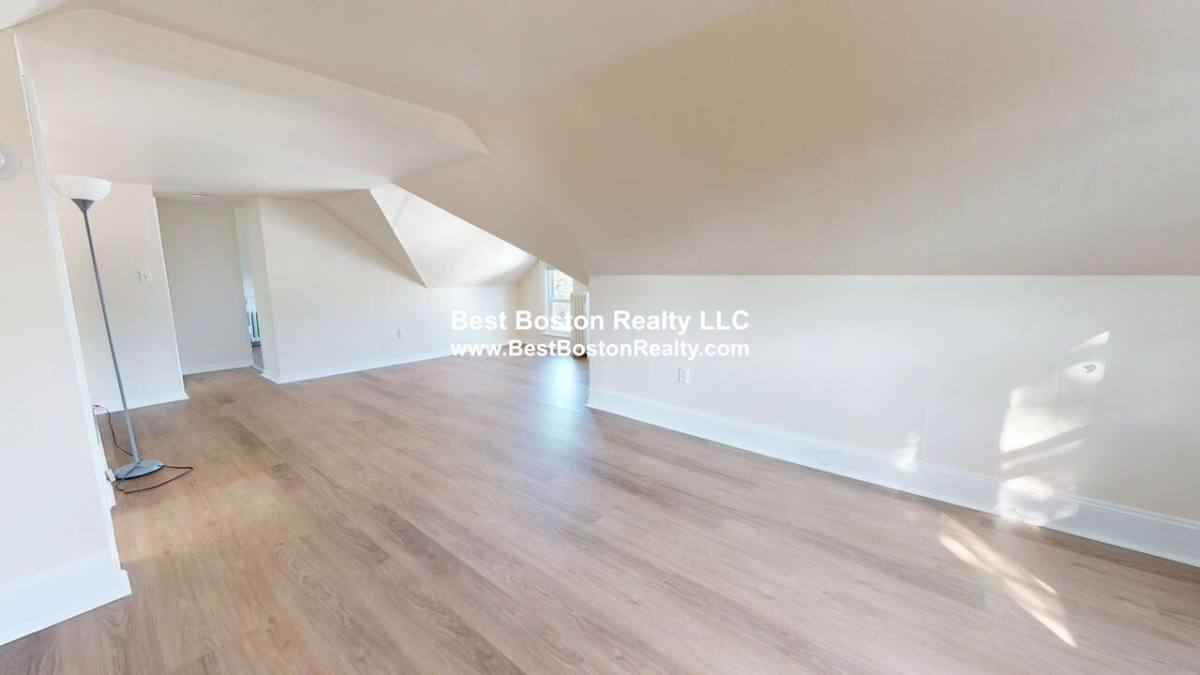 House for rent at 107 Warren St #2, Arlington, MA 02474