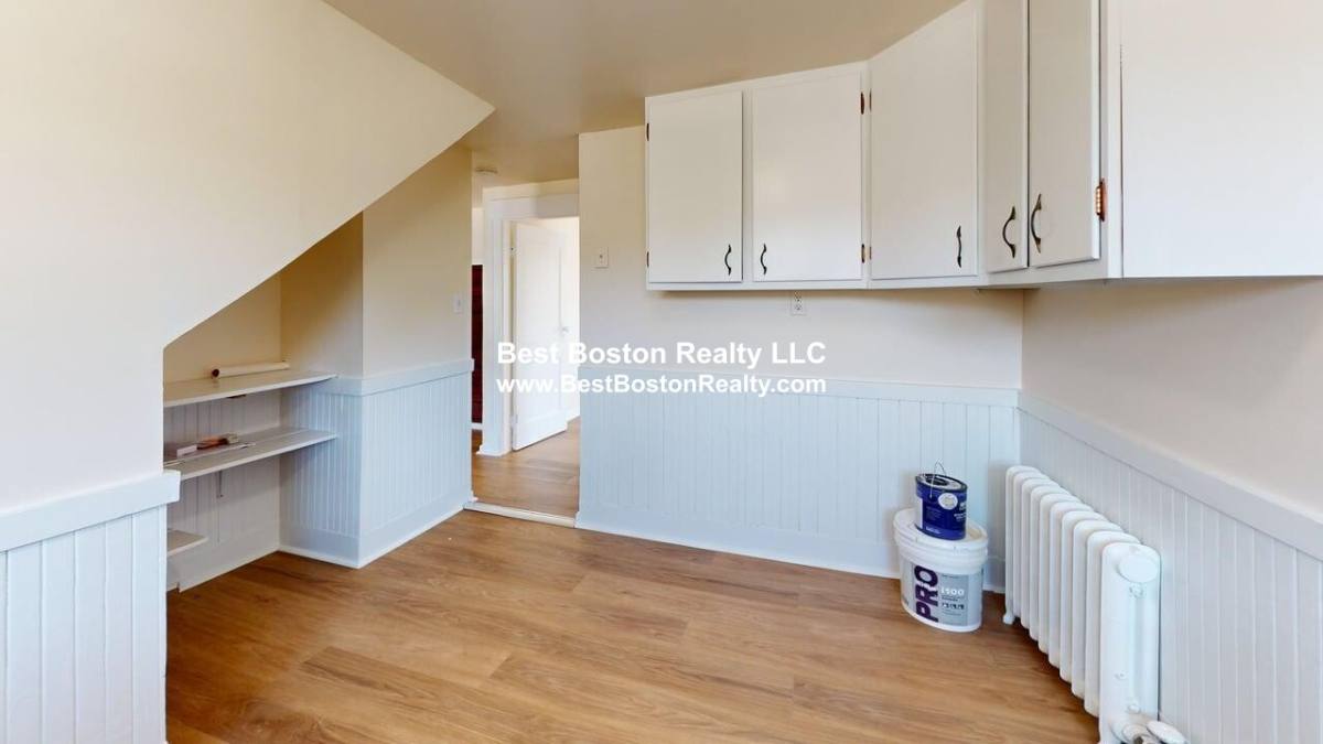 House for rent at 107 Warren St #2, Arlington, MA 02474