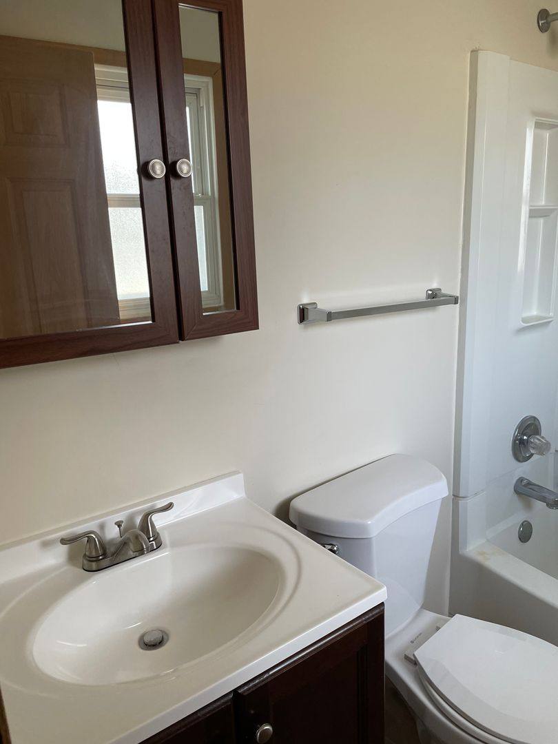 Townhouse for rent at 458 S 14th St, Le Claire, IA 52753