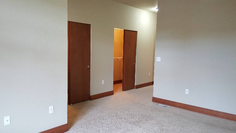 Townhouse for rent at 3800 3rd Place NE, Renton, WA 98056