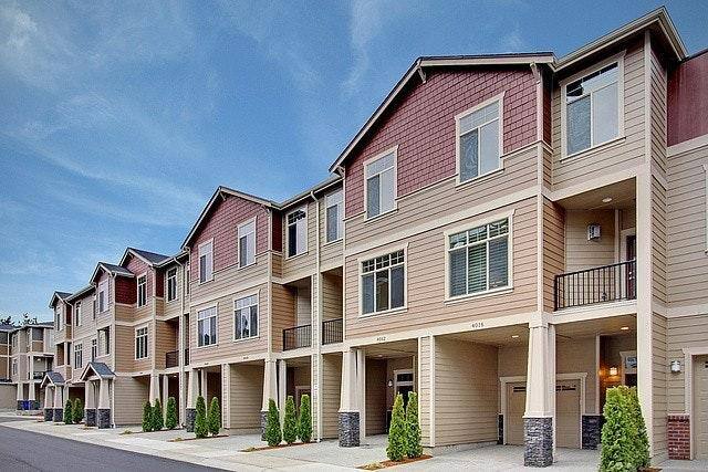 Townhouse for rent at 3800 3rd Place NE, Renton, WA 98056