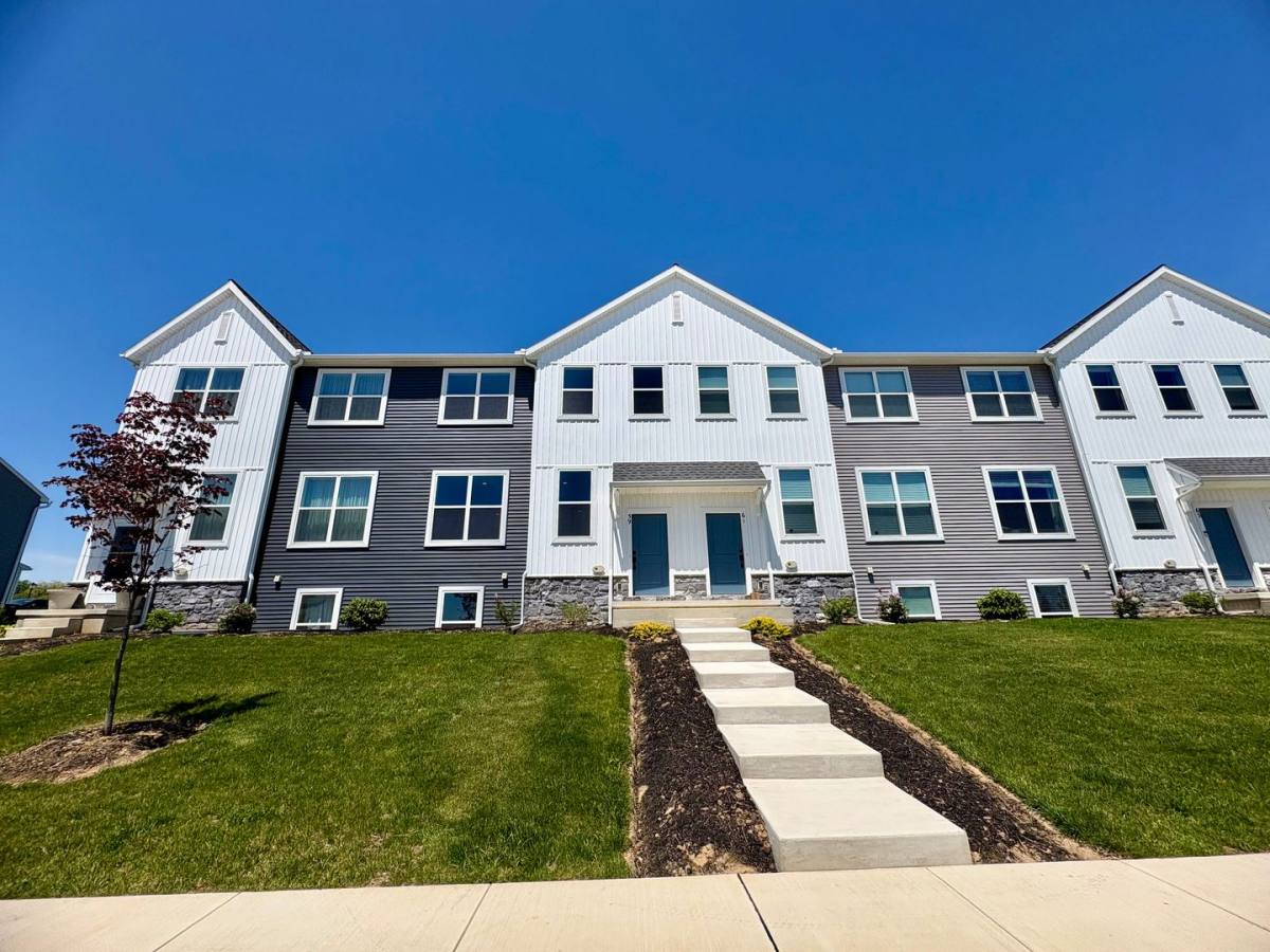 Townhouse for rent at 59 N Conifer Dr, Elizabethtown, PA 17022