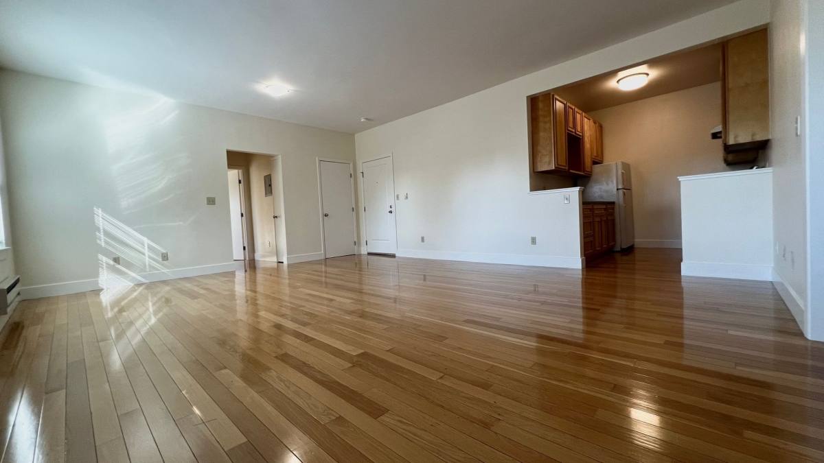 Apartment for rent at 655 40th St, Oakland, CA 94609