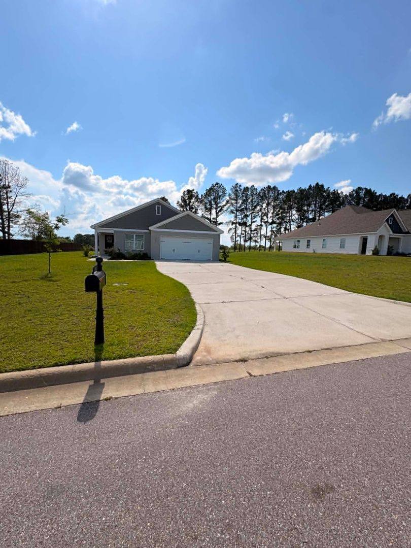 House for rent at 305 Lantana Court, Dothan, AL 36301