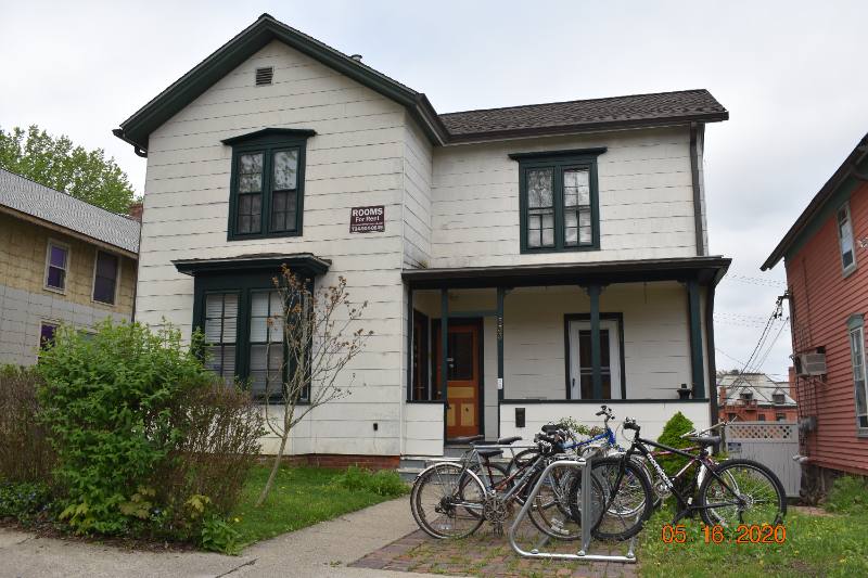 House for rent at 533 Elizabeth St, Ann Arbor, MI 48104