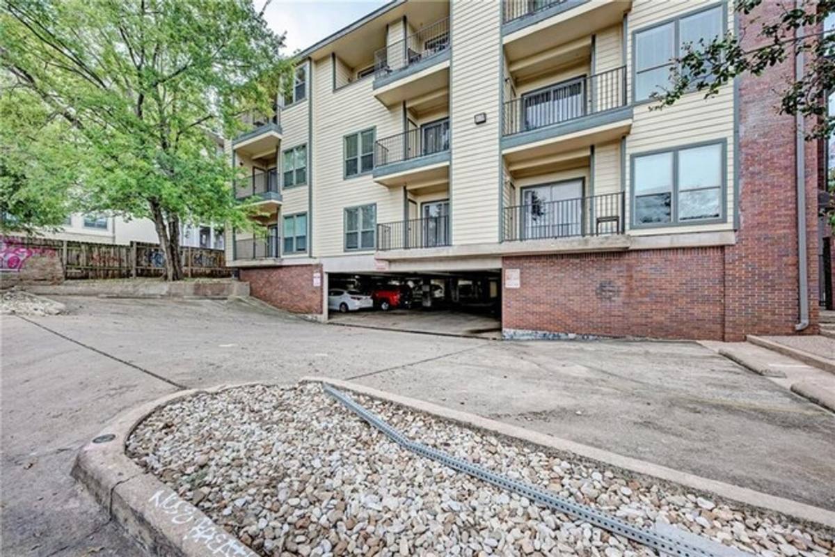Condo for rent at 914 W 26th St, Austin, TX 78705