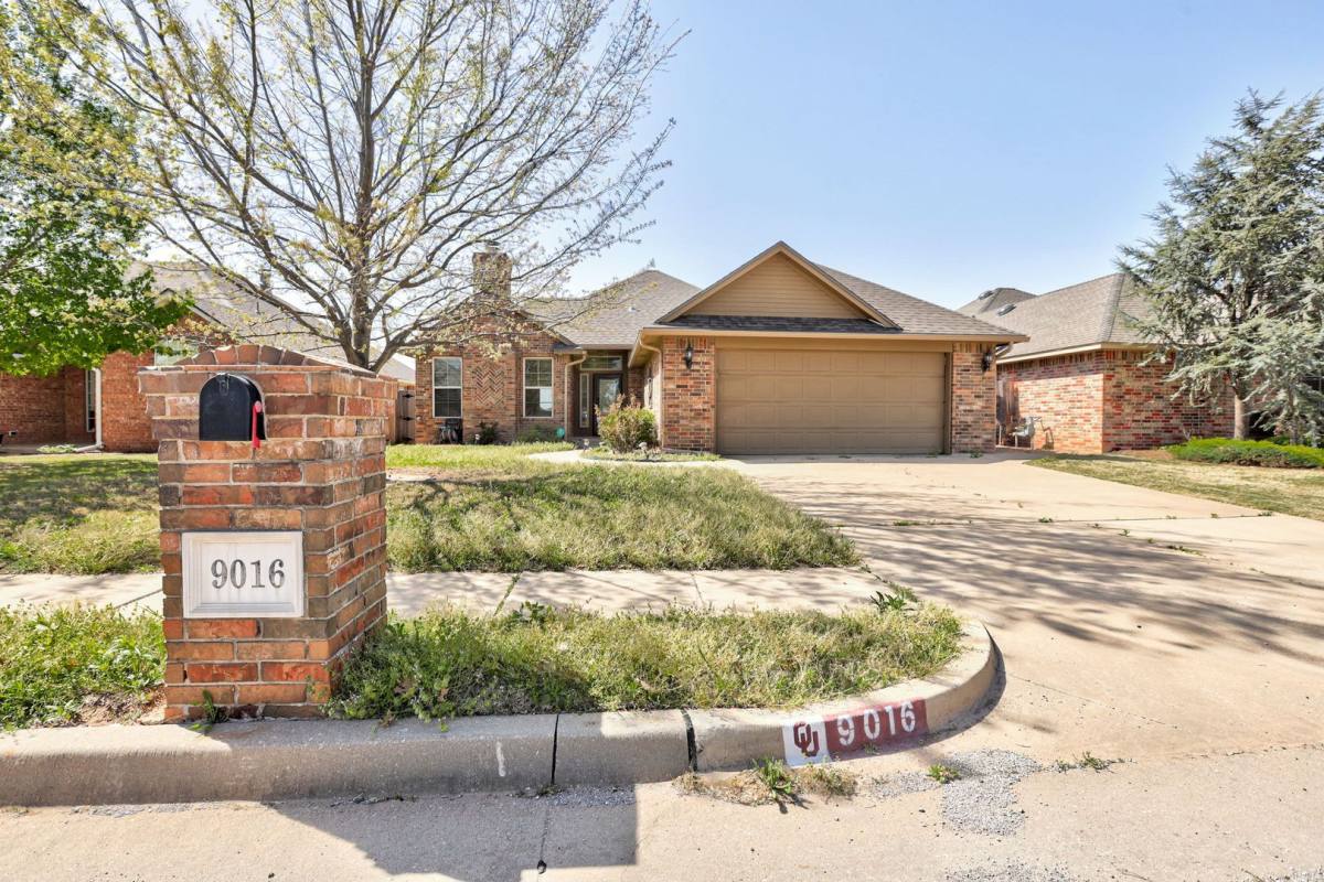 House for rent at 9016 NW 75th St, Yukon, OK 73099
