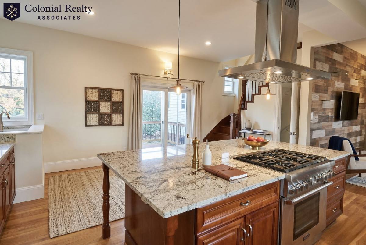 Apartment for rent at 108 Walnut St, Newtonville, MA 02460